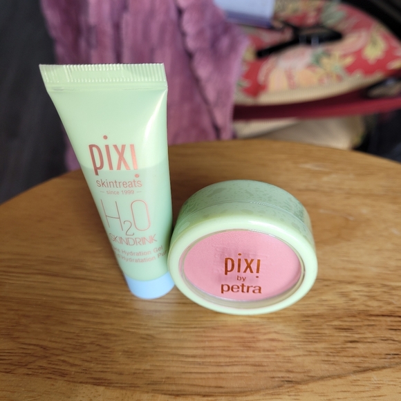 Pixy By Petra Set 2 Pcs/ Fresh Face Blush-Pixi Strintreats H20 Skindrink Gel - Picture 6 of 6